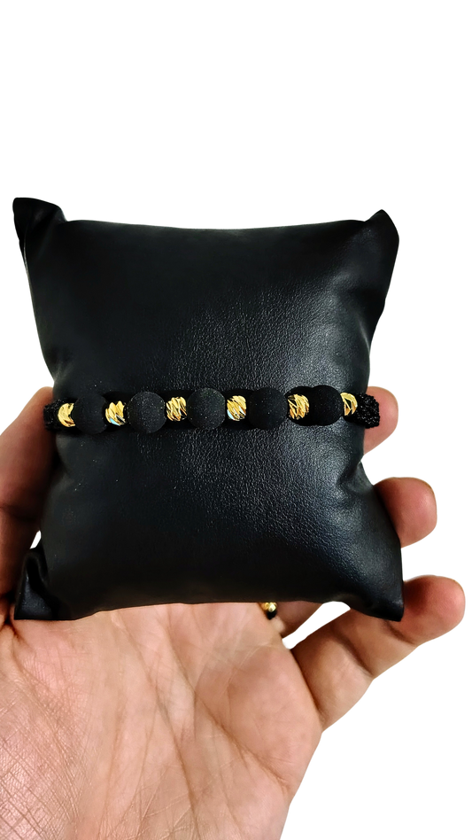 Pulsera Diseño 04 – Oro Laminado 18K con Pepas Neopreno Negras y Balines Diamantados