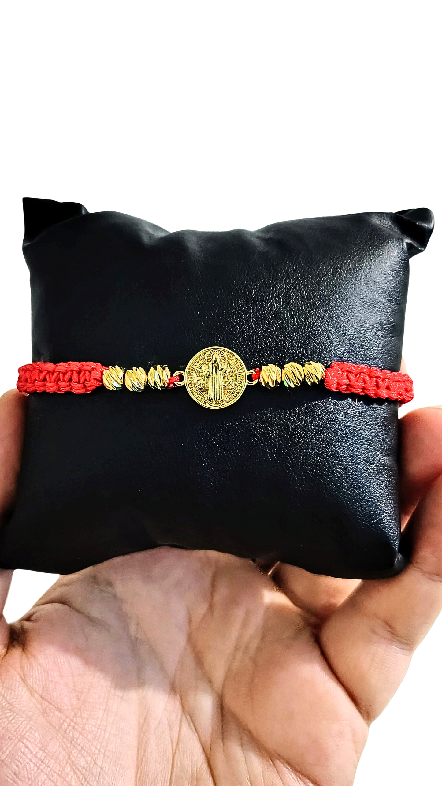 Pulsera San Benito Premium Oro Laminado 18K – Protección y Elegancia