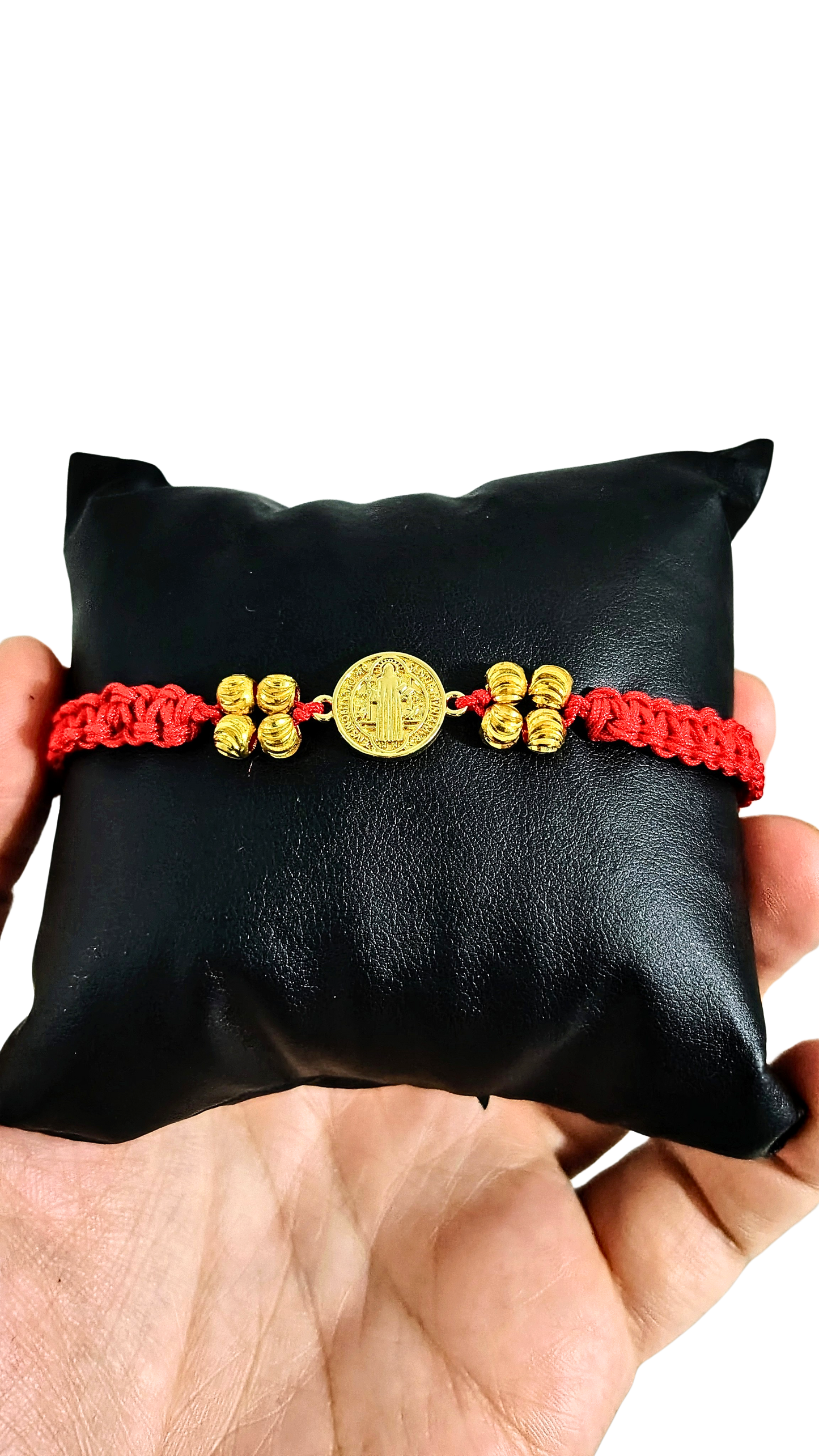 Pulsera San Benito Premium Oro Laminado 18K – Protección y Elegancia